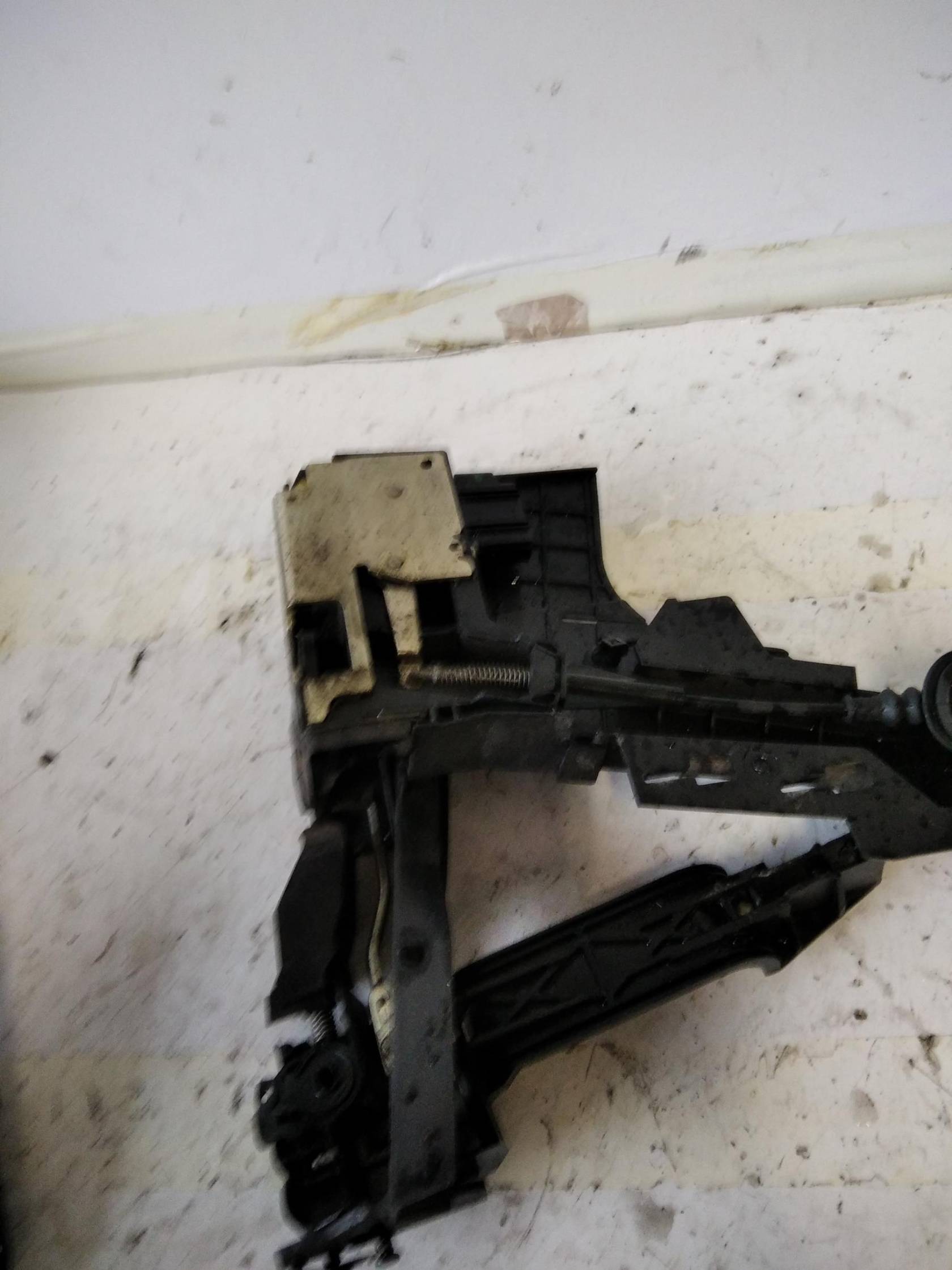 Serratura porta ant. dx.